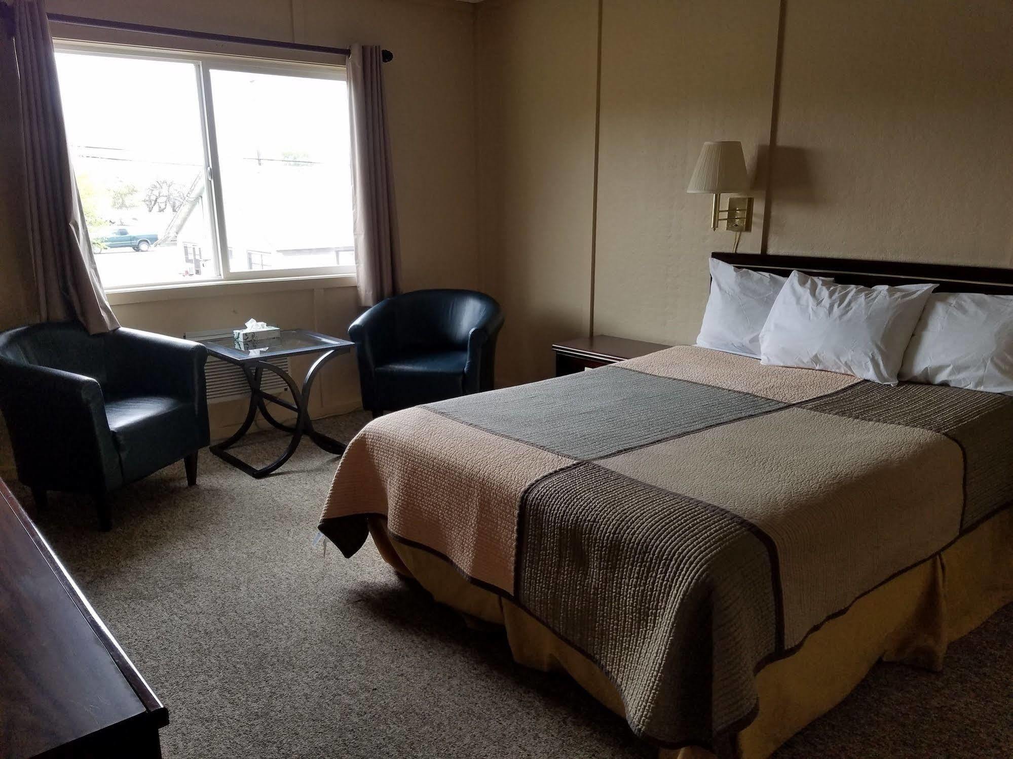 Townhouse Inn & Suites Klamath Falls Eksteriør bilde