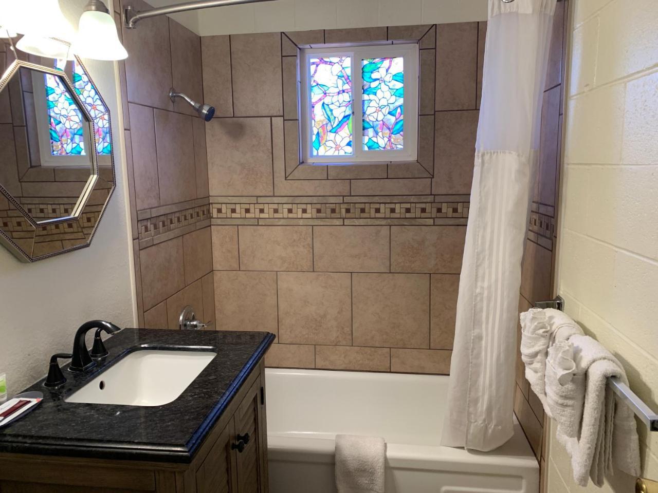 Townhouse Inn & Suites Klamath Falls Eksteriør bilde